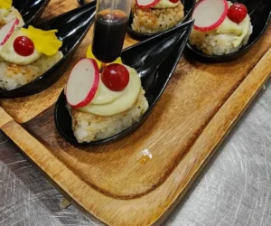 A platter of colourful small, bite-sized appetizers_BlvdChangi